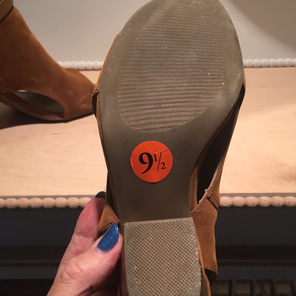 Suede block heels - Picture 7 of 10